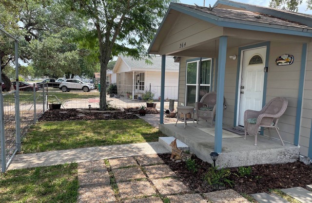Coastal Casita Mi Casa es Su Casa - Sleeps 4 comfortably up to 6.