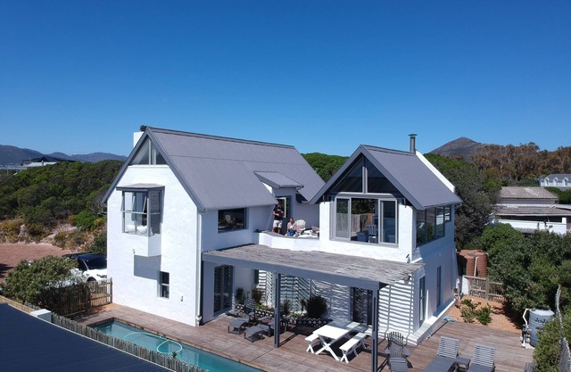 Coastal Charm Villa Kommetjie