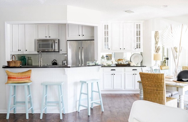 Coastal Condo steps to the pier village - sleeps 4