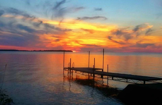 Coastal Cottage Resort. Comfy Cozy Cottage. Sleeps Up To 5, Free WiFi, Secluded