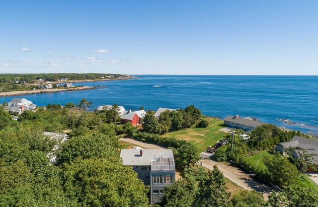 Coastal Cottage w/Roof Deck Ocean Views - York, ME 4 Beds, 3 Baths, Sleeps 9