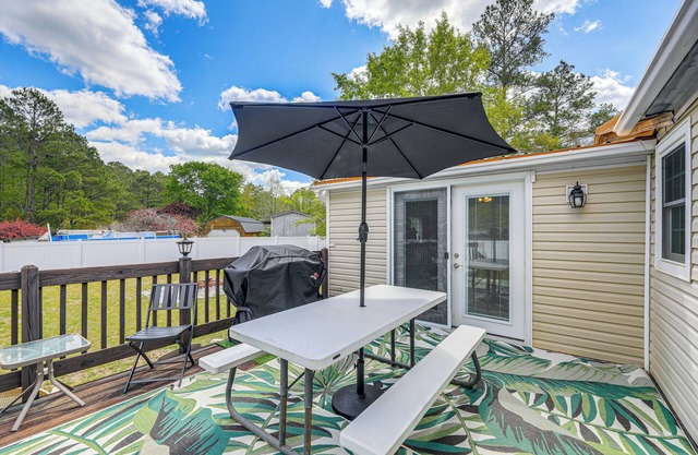 Coastal Escape w/Grill, Yard, Fire Pit & Decks!