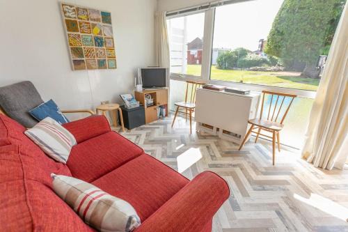 Coastal Glow - Coastal chalet close to beach - Crabpot Cottages Hunstanton
