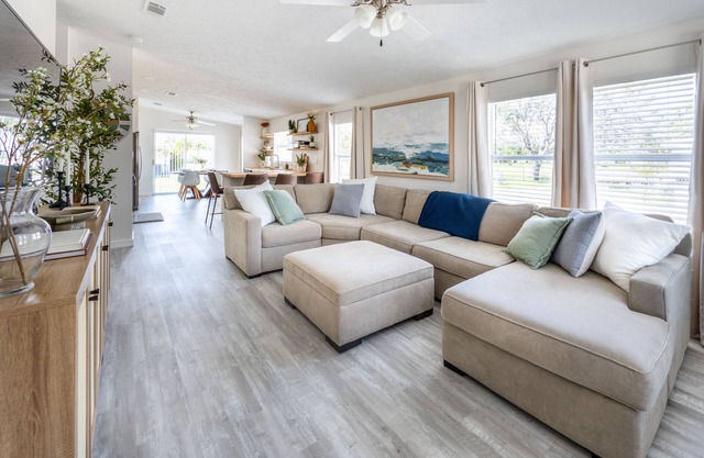 Coastal Haven - Minutes Away From The Beach!
