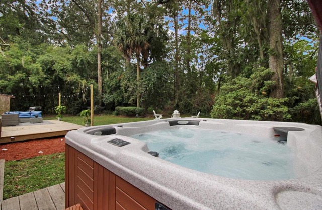 Coastal Home 3br, 2ba & Hot Tub In Savannah&tybee