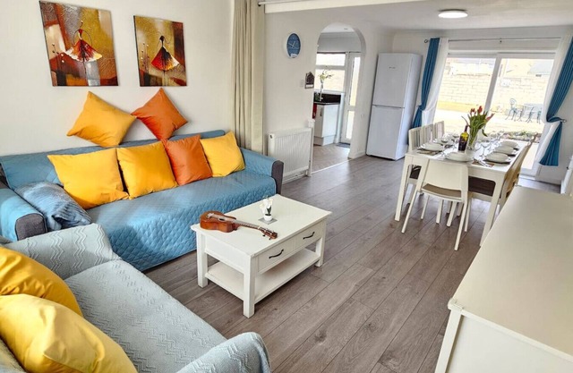 Coastal retreat 8 mins walk from Aberavon Beach