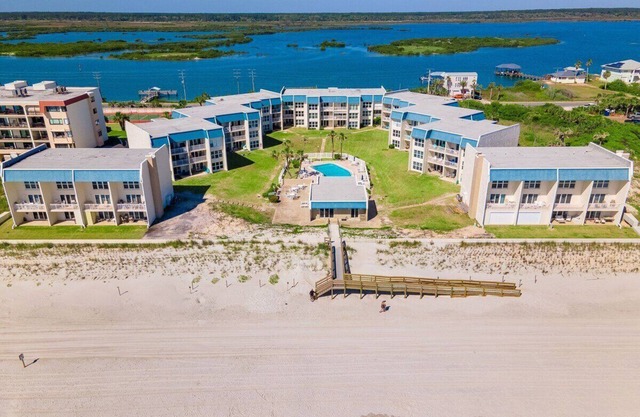 Coastal Retreat at Tradewinds 92 – Bring Your Boat