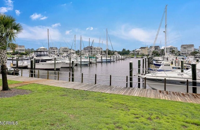 Coastal Retreat - Relaxing Marina View - Minutes from Oak Island
