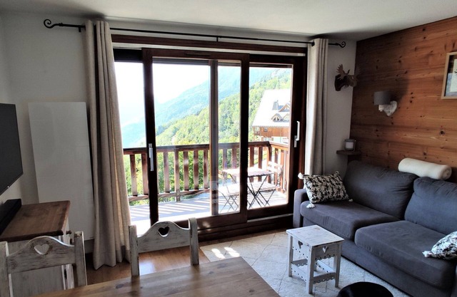 COCHETTE 1 APT 9 - One Bedroom Apartment, Sleeps 4