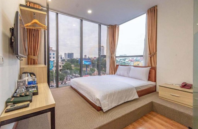 Coco Hotel - 5B Tran Duy Hung - by Bay Luxury