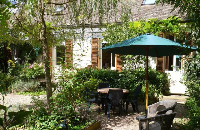 Coeur De Beaune- Private House In Centre Of Beaune, Private Garden & Parking