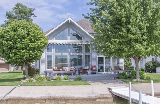 Coldwater Lake, Sandy Beach, Sunset Views, Dock Available