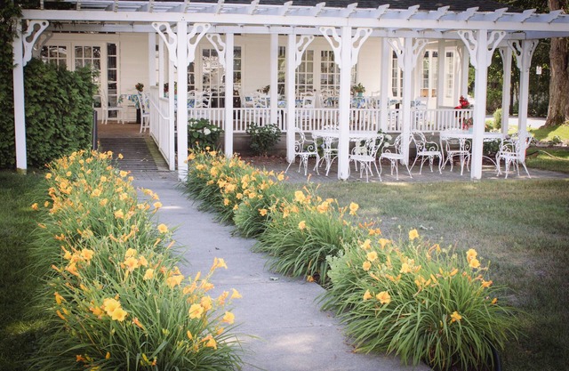 Colonial Inn in Harbor Springs