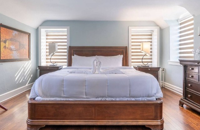 Colonial Rooms Combo in Lambertville NJ
