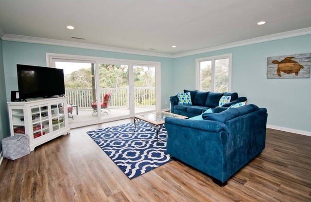 Colony By The Sea 101, Oceanside Condo in Salter Path, NC!
