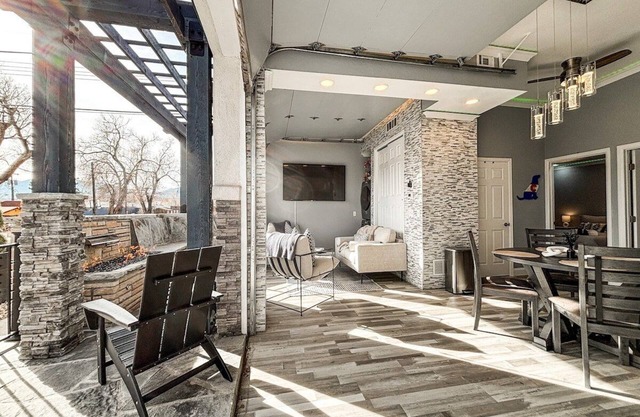 Colorado Spa Retreat | HOT TUB/SAUNA | downtown