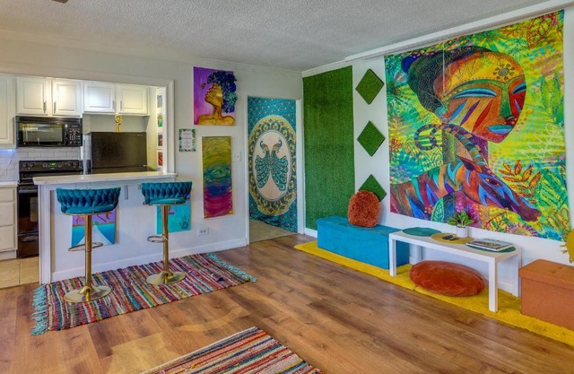 Colorful Atlanta Vacation Rental - Walk to Dtwn!