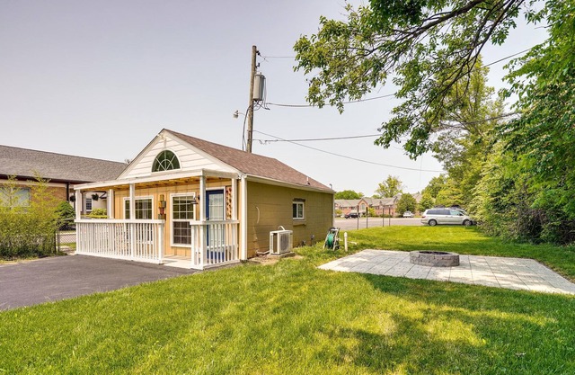 Columbus Tiny Home w/ Private Deck: 5 Mi to OSU!