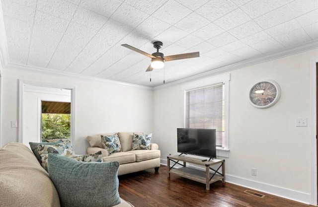 Come and enjoy this Cute and cozy home