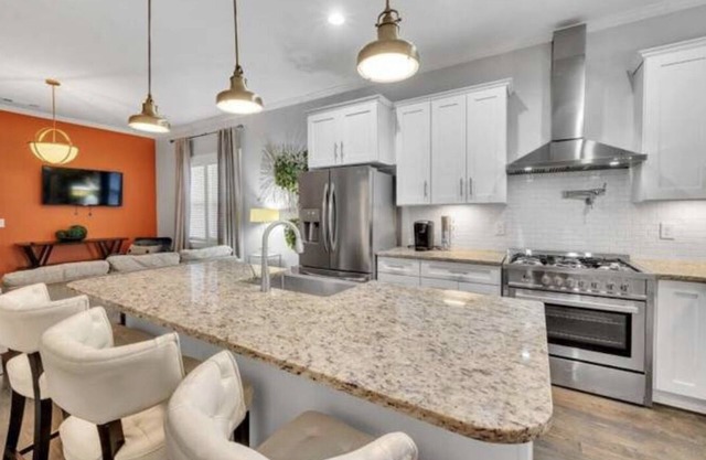 Come book a relaxing stay at the Golden Sunshine Retreat in ATL!