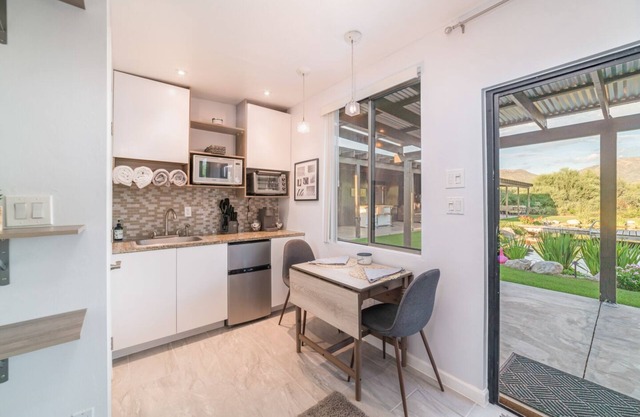 Come experience a Mini-Home w/Great views!