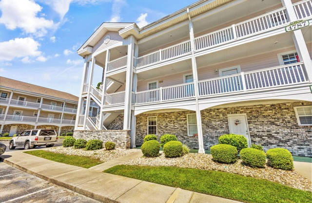 Come stay at our MYRTLE BEACH ESCAPE! Minutes from everything!