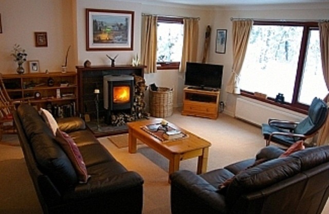 Comfortable Secluded Bungalow in Wooded Setting