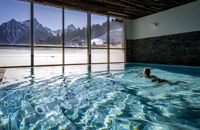 Comfort 8-person apartment in the holiday park Landal Brandnertal