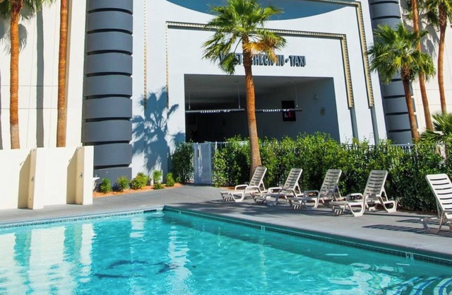 Comfort and Convenience! 2 Great Units, Pool, Night Entertainment!