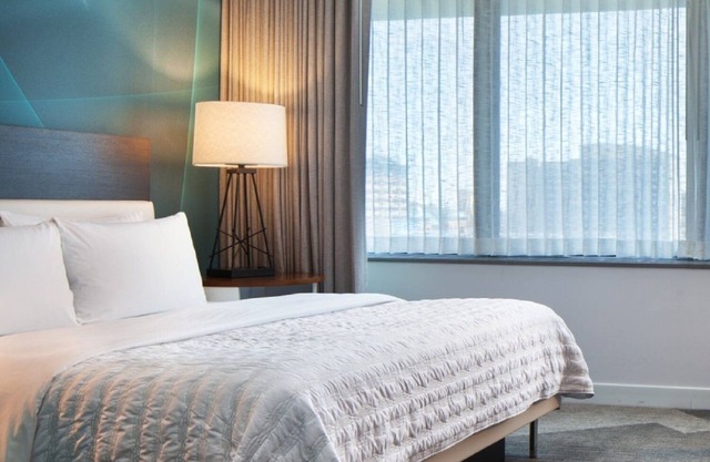 Comfort and Convenience! Pet-friendly Unit, Close to Discovery Green Park!