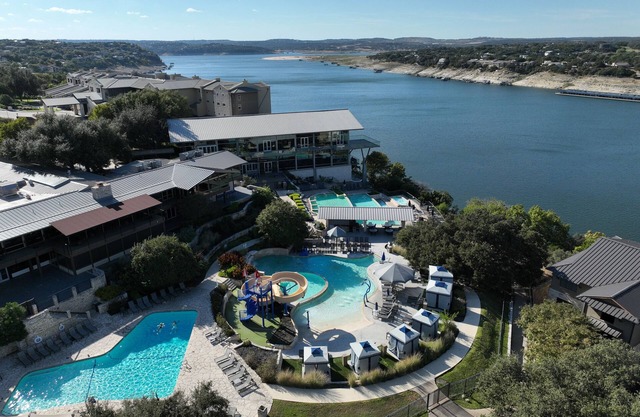 Comfort and Serenity by the Lake w/Pool & Spa