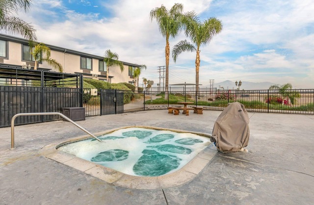 Comfort Inn And Suites Colton