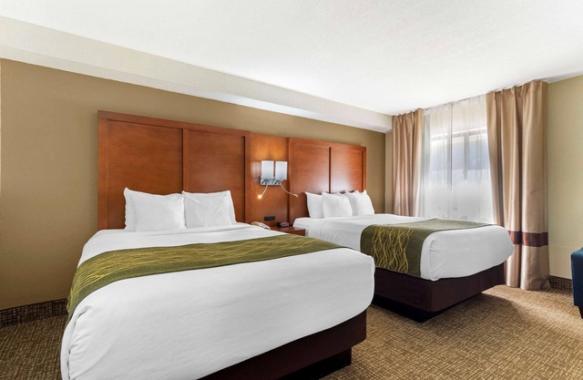 Comfort Inn & Suites - near Robins Air Force Base Main Gate
