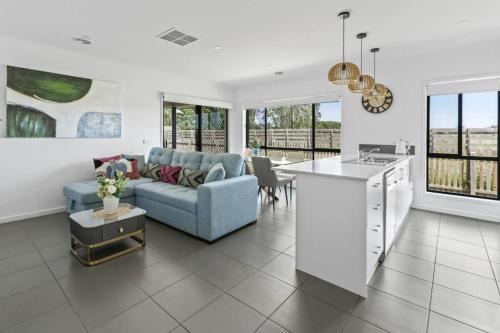 Comfort Retreat VIC Officer 5BR WiFi Parking