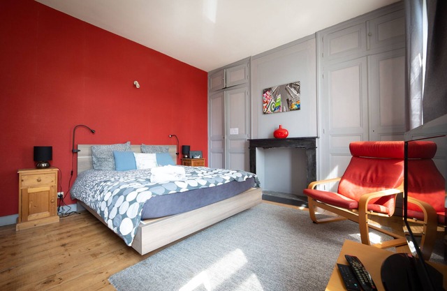Comfort room near metro station