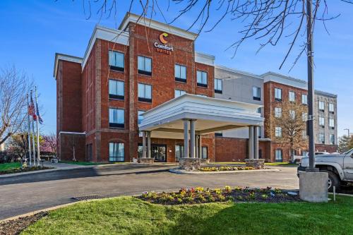 Comfort Suites Murfreesboro Shopping District