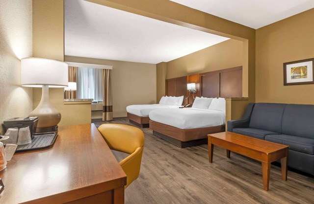 Comfort Suites