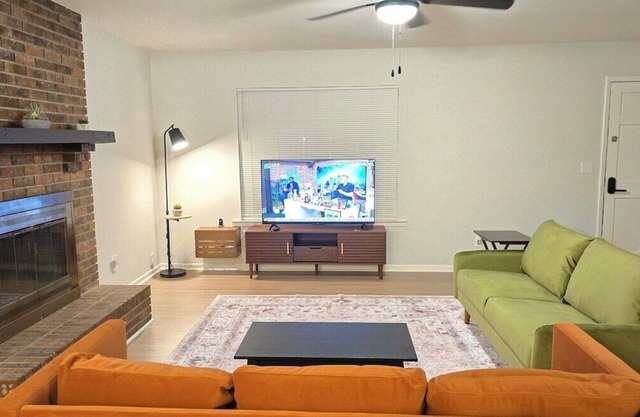 Comfortable 3-Bedroom Home in Mobile – Perfect for Families & Groups!