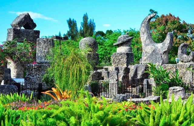 Comfortable Accommodation Minutes away from Coral Castle Museum! Free Breakfast!