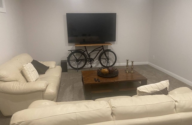 Comfortable and beautiful brand new suite in SW