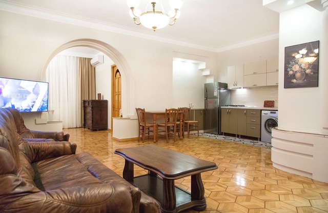 Comfortable and spacious apartment with seaview.