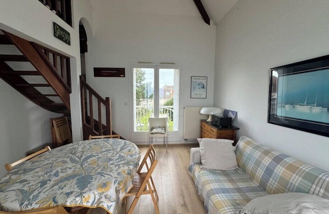 Comfortable apartment close to the sea