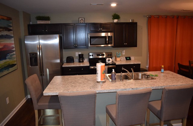 Comfortable, Beautiful Townhome in quaint neighborhood w/patio deck