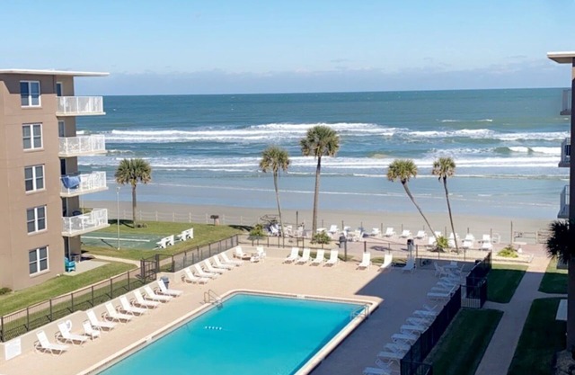 Comfortable condo with a Direct Ocean View! No Drive Beach in NSB