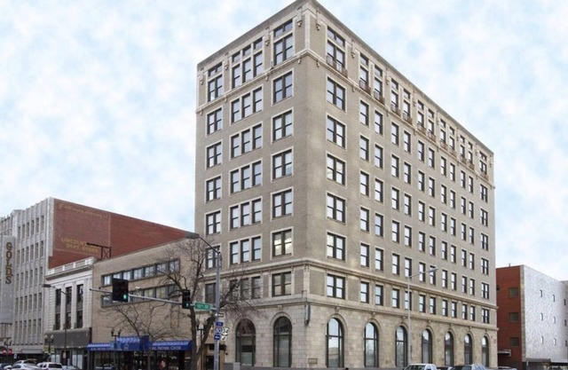 Comfortable Condo Downtown Lincoln