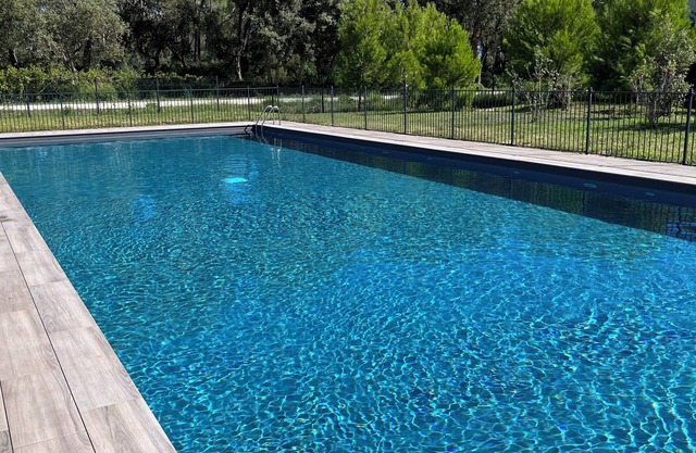 Comfortable T3 with 15m² south-facing terrace - Air conditioning Swimming pool Parking