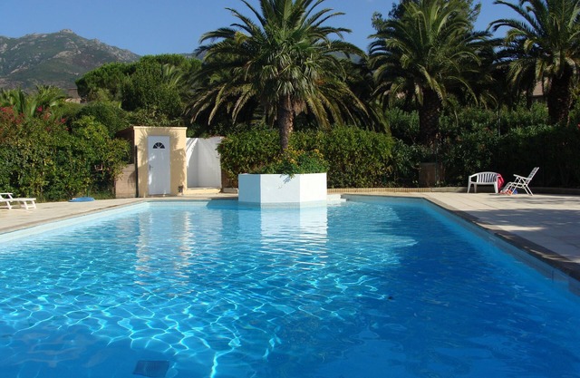 COMFORTABLE HOUSE IDEALLY LOCATED