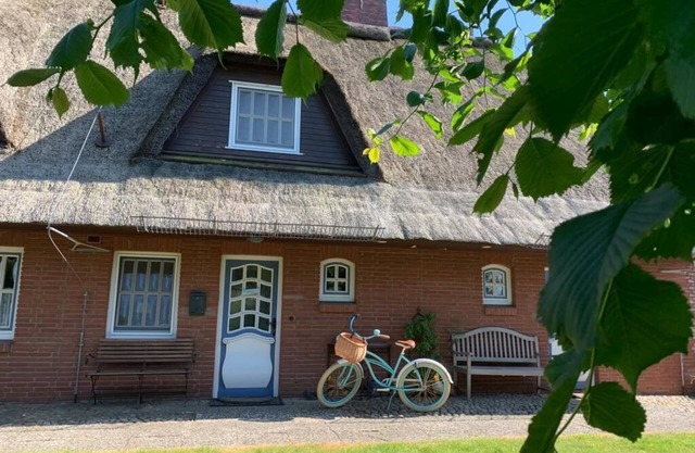 Comfortable house Landlust for 4 with garden and terrace in Garding
