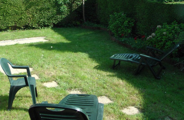Comfortable, on its private plot/sea at 400m/pool on site