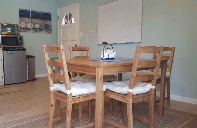 * COMFORTABLE, QUIET AND PRIVATE GUEST HOUSE *